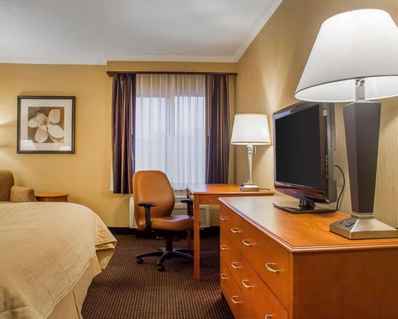 אוסווגו Clarion Hotel & Suites Riverfront מראה חיצוני תמונה