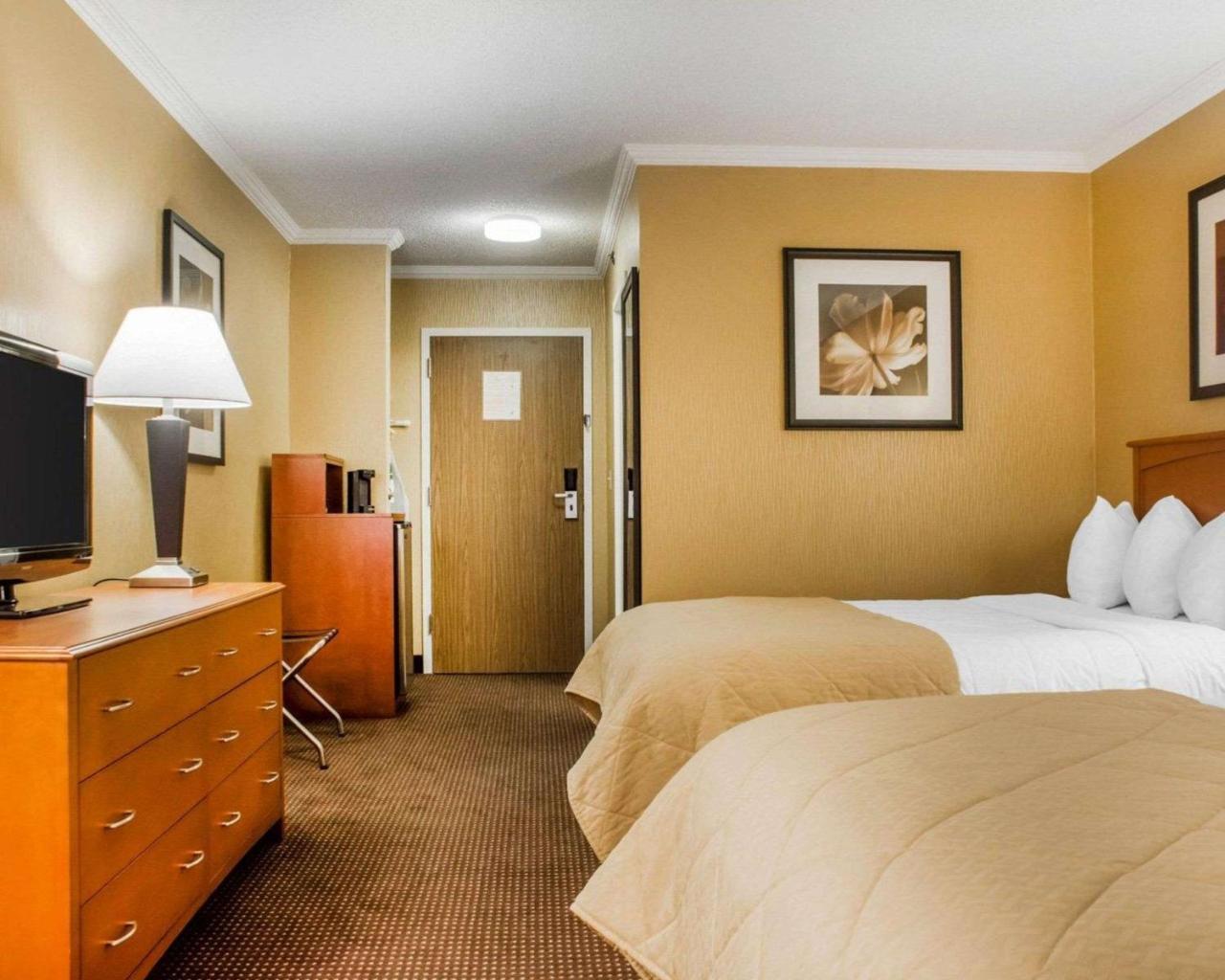 אוסווגו Clarion Hotel & Suites Riverfront מראה חיצוני תמונה